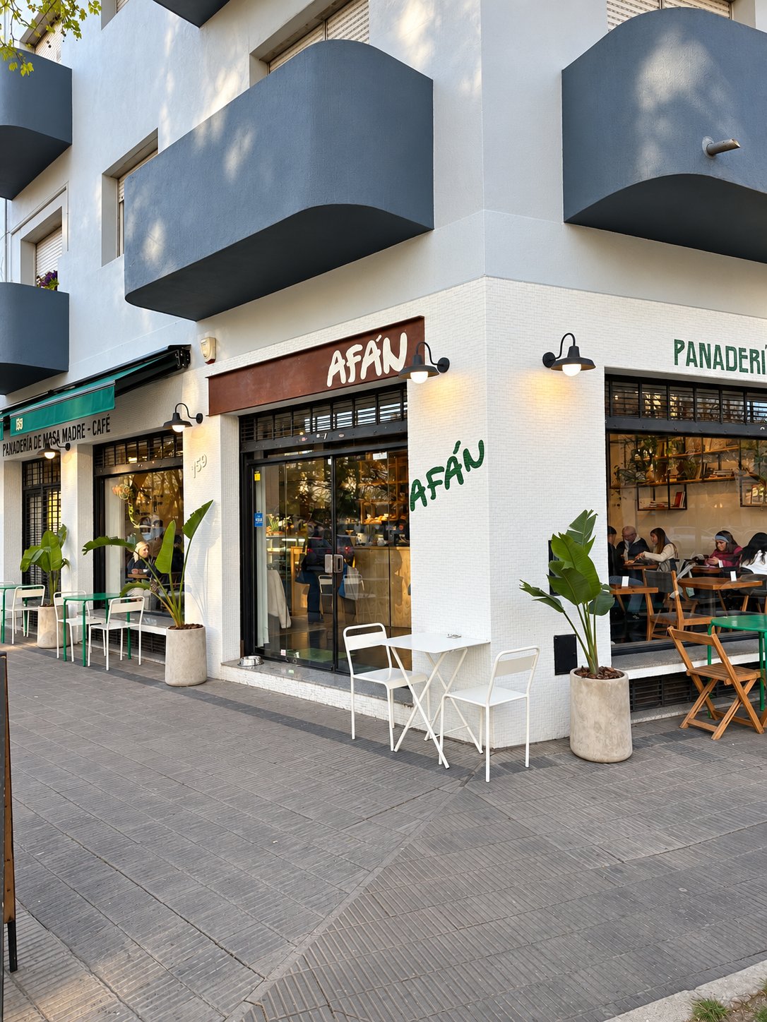Fachada de Afán en la Cuadra, Plaza Rocha